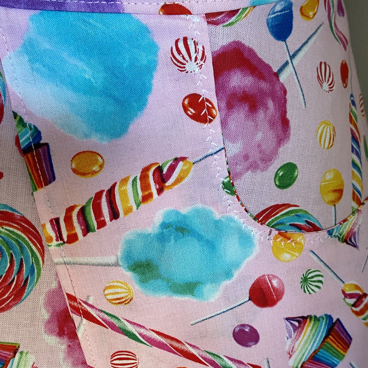 Pocket details on apron
