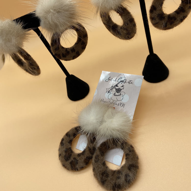 Bold & beautiful leopard print earrings