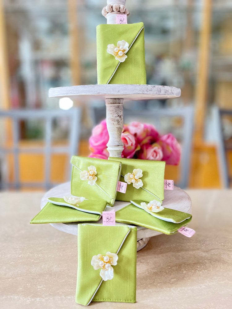 The Retro Jackie O Elegant Silk Executive Business Card Holder Clutch