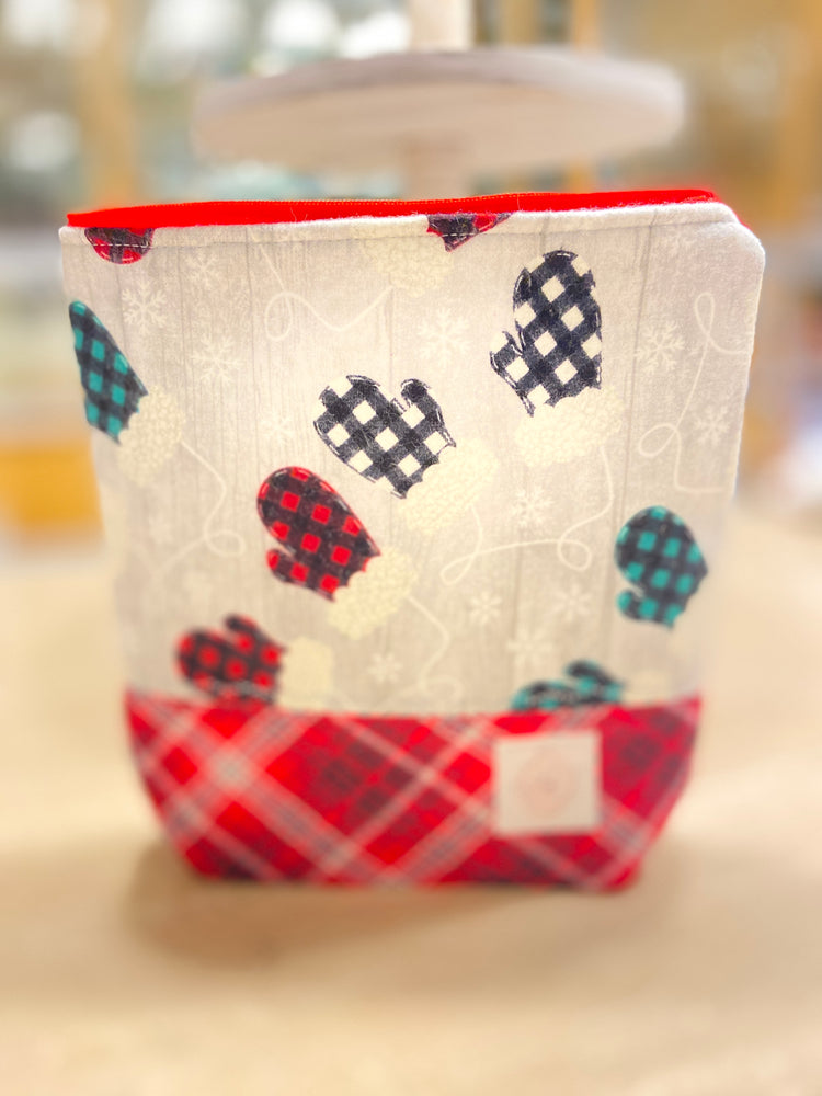 christmas themed knitting, crocheting, cross stitching project bag