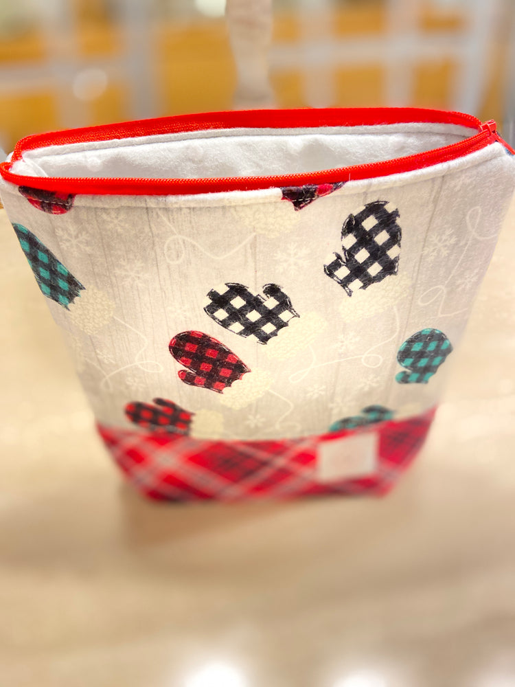 christmas themed knitting, crocheting, cross stitching project bag