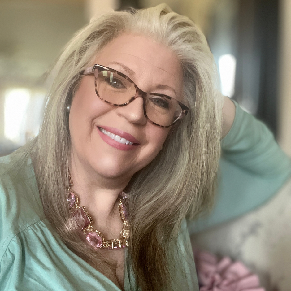 Must Have Chic Peony Boutique Products for the Summer (& Free Printable Vacation Checklist!)