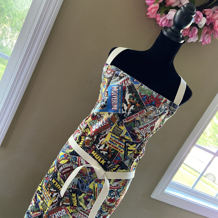 Marvel print adjustable apron with fully adjustable cotton web tie