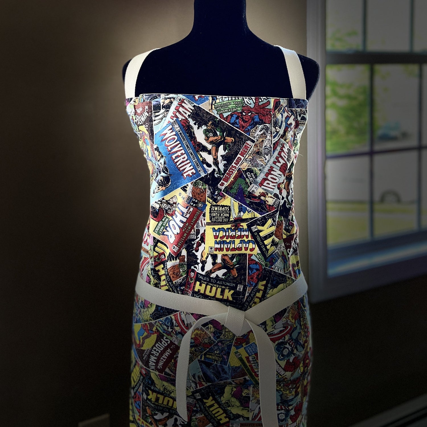 Marvel print adjustable apron